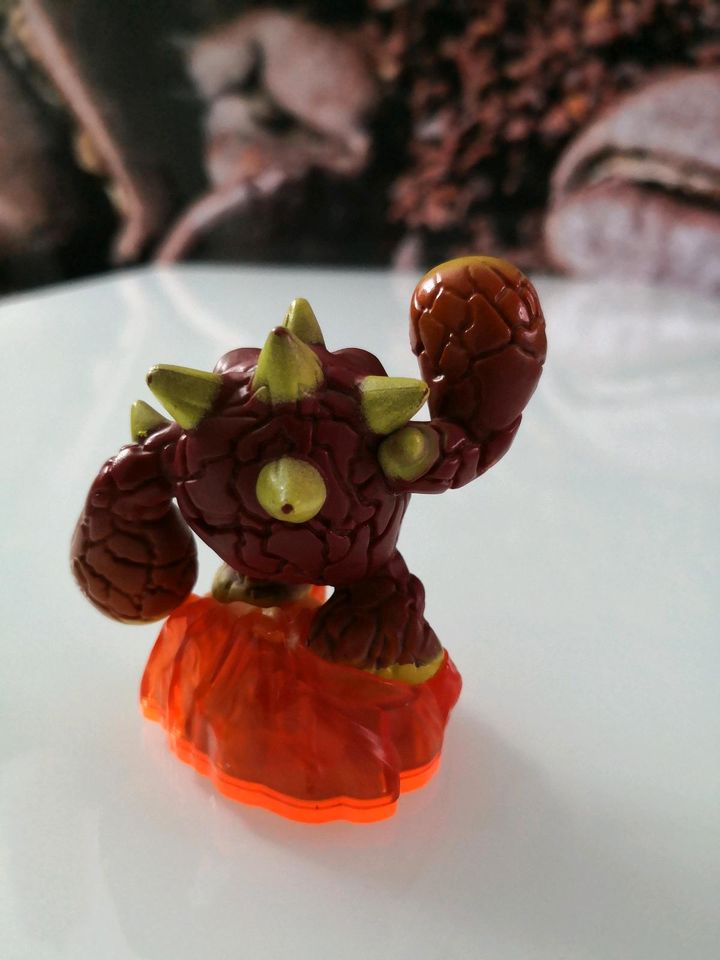 Skylanders Giants Eruptor Figur in Lüneburg