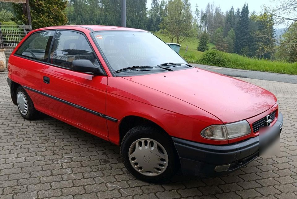 Opel Astra F 1,6 75 PS  In 2 Jahren Oldtimer in Wallenfels