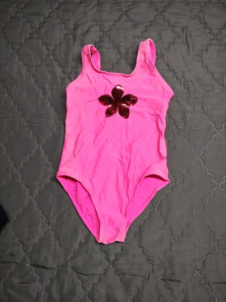 Bikini 122-128 Mädchen 1 € in Neunkirchen