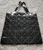 Tasche Handtasche Type of Miyake geometrisch schwarz Nordrhein-Westfalen - Löhne Vorschau