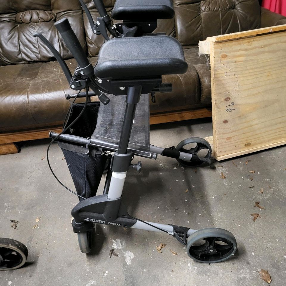 Topro troja mit Unterarmstütze rollator in Krefeld