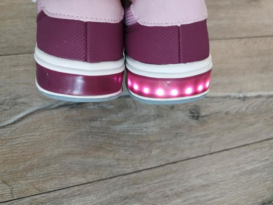 Turnschuhe blinkies leuchtende Sneaker neu in Leipzig