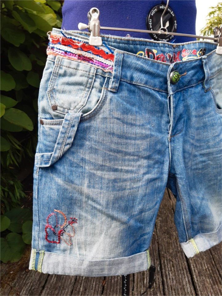 DESIGUAL Patchwork JEANS Shorts Hose PERLEN Pailletten FLAMINGO L in  Schleswig-Holstein - Nusse | eBay Kleinanzeigen ist jetzt Kleinanzeigen