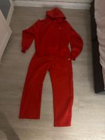 6PM Anzug rot hoodie Größe S Jogger Größe M Wandsbek - Steilshoop Vorschau