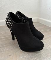 Plateau High Heels Pumps Absatzschuhe mit Nieten Berlin - Reinickendorf Vorschau