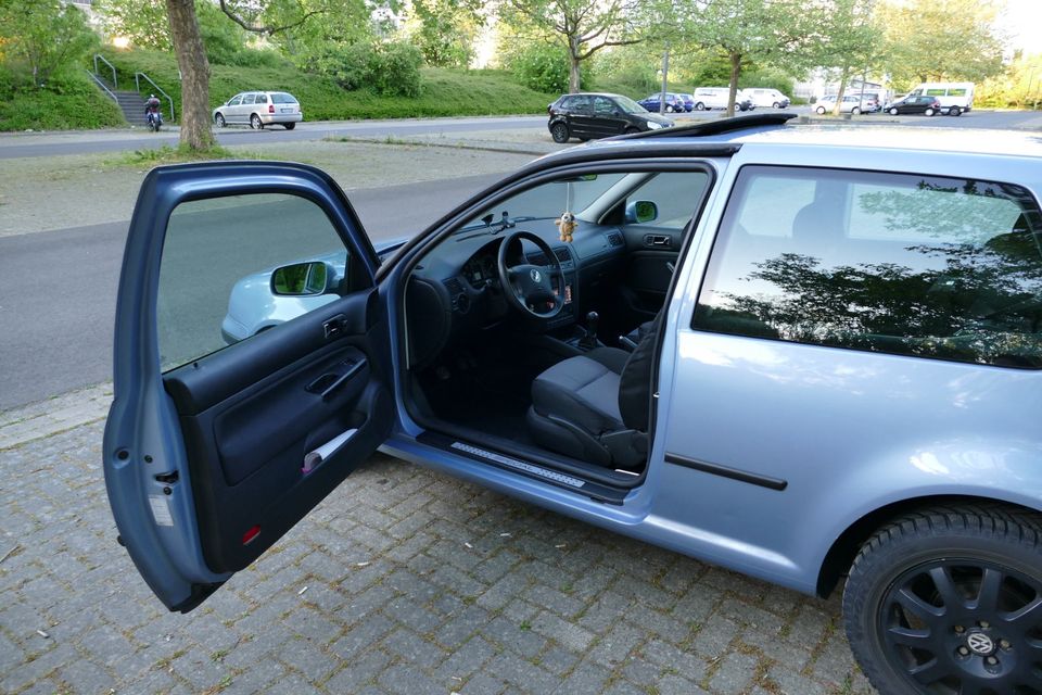 VW Golf 4 TDI 131 PS Special - TÜV bis 06/2024 in Amberg