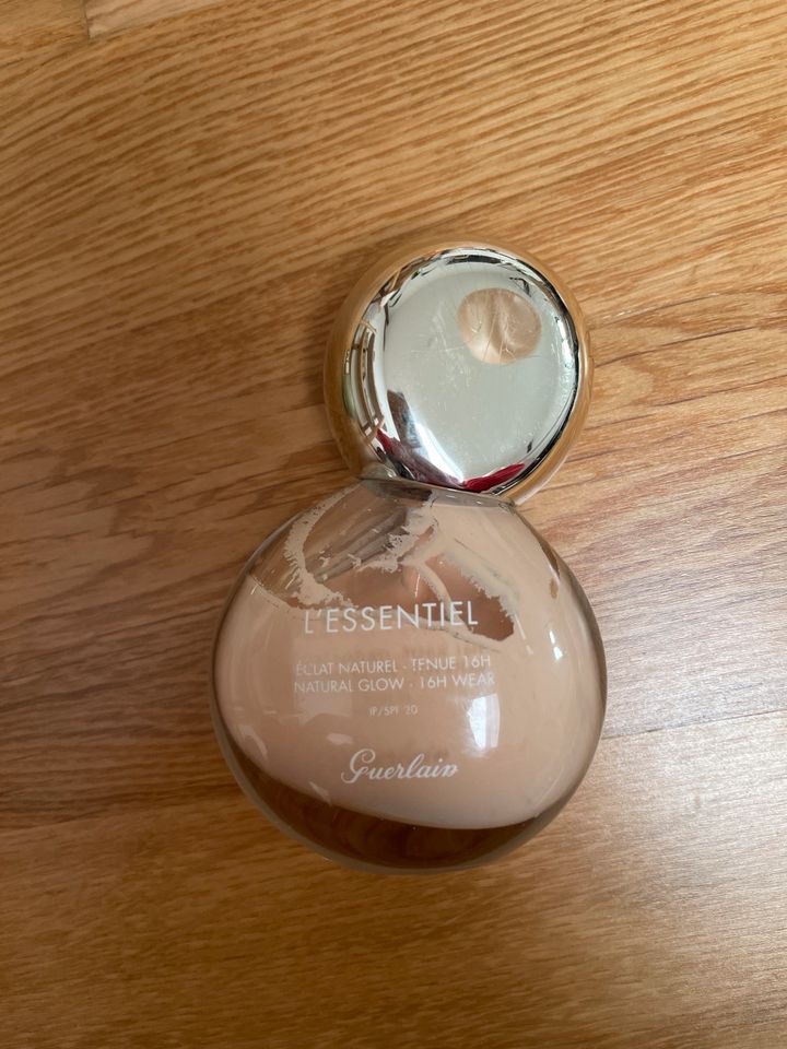 Guerlain L’essentiel Foundation und Primer in Halle