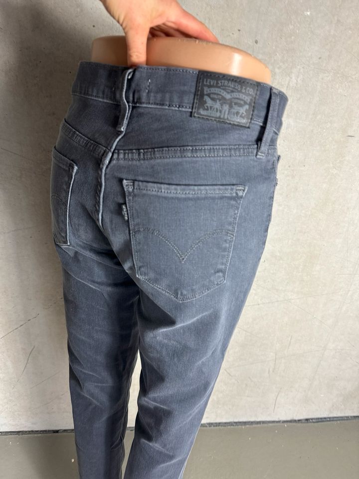 Levi’s jeans 311 shaping skinny neu 27 L32 2420b in Erlabrunn