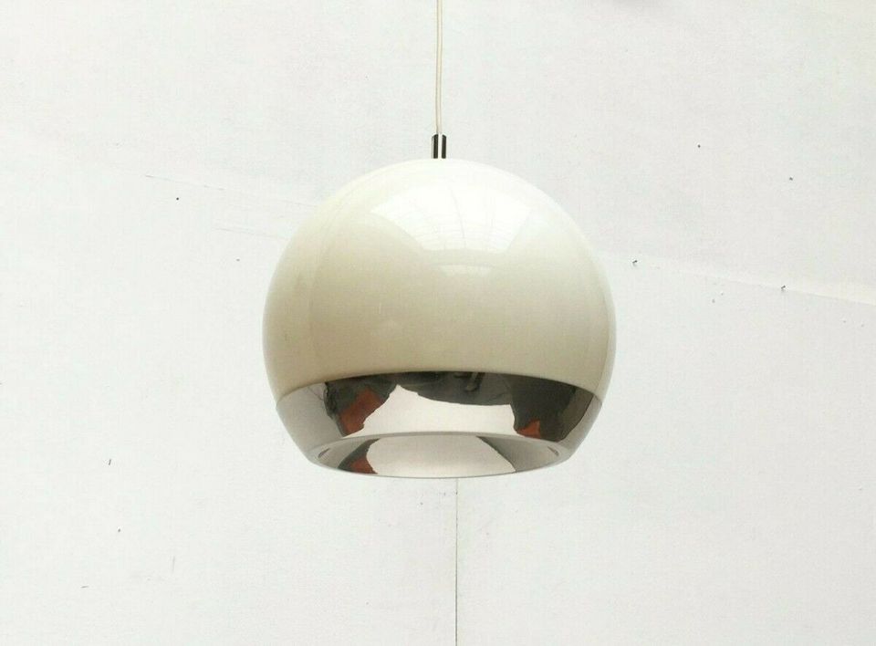 Space Age Globe Pendant zu Mid Century 60er 70er Guzzini Teak in Hamburg