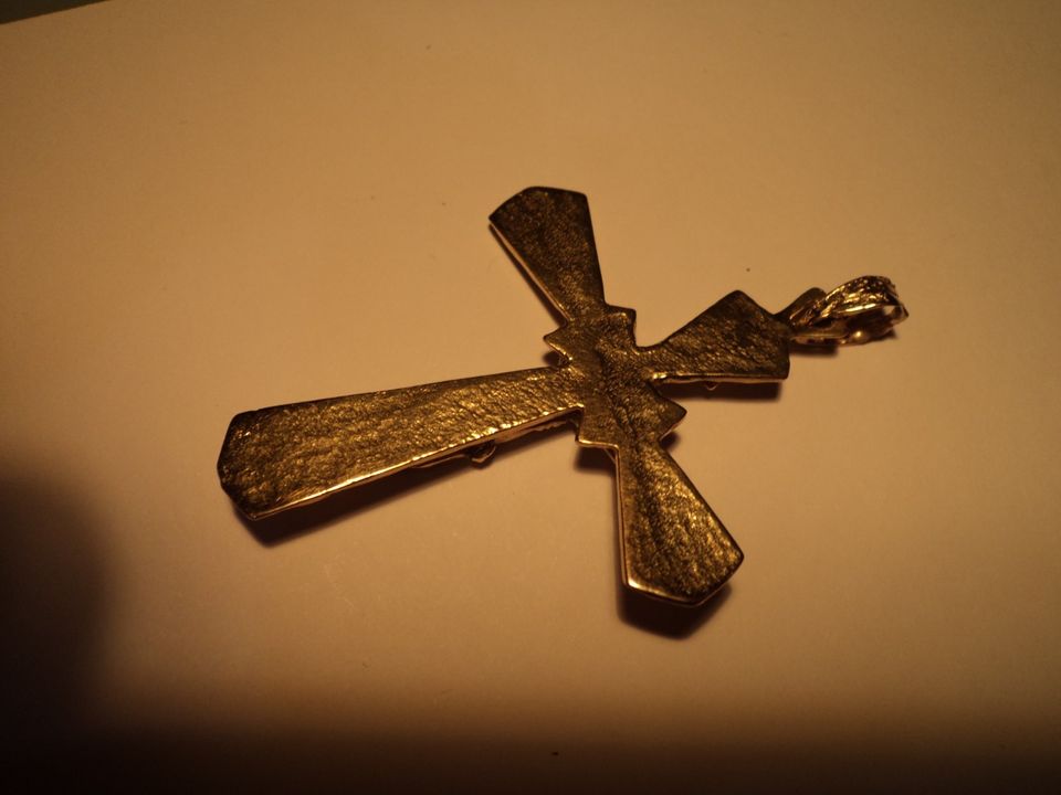 Goldenes Kreuz Acht Rubine,750 er,Gold,Rubine,18 Karat,Anhänger in Nidda