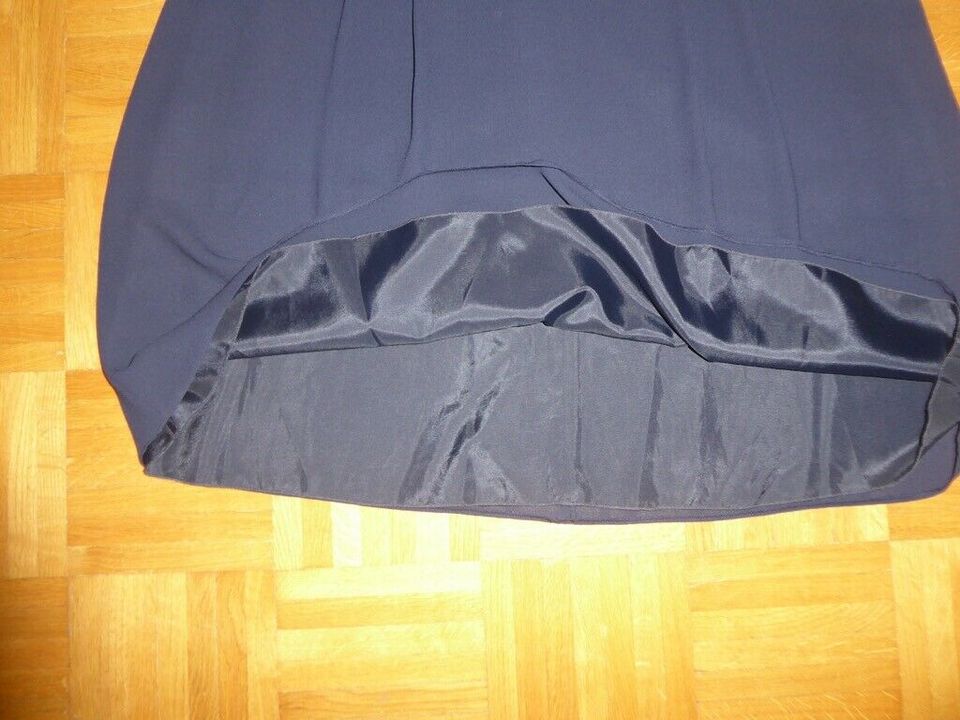 Vera Mont Kleid dunkelblau Gr. ? von Achsel zu Achsel ca. 51 cm in Haltern am See