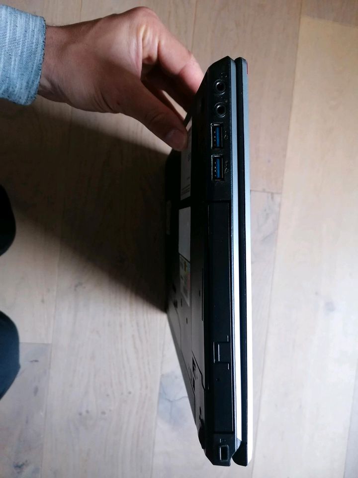 Fujitsu Lifebook E 744 SSD 256gb DDR8gb Win10pro mit Tasche in Völklingen