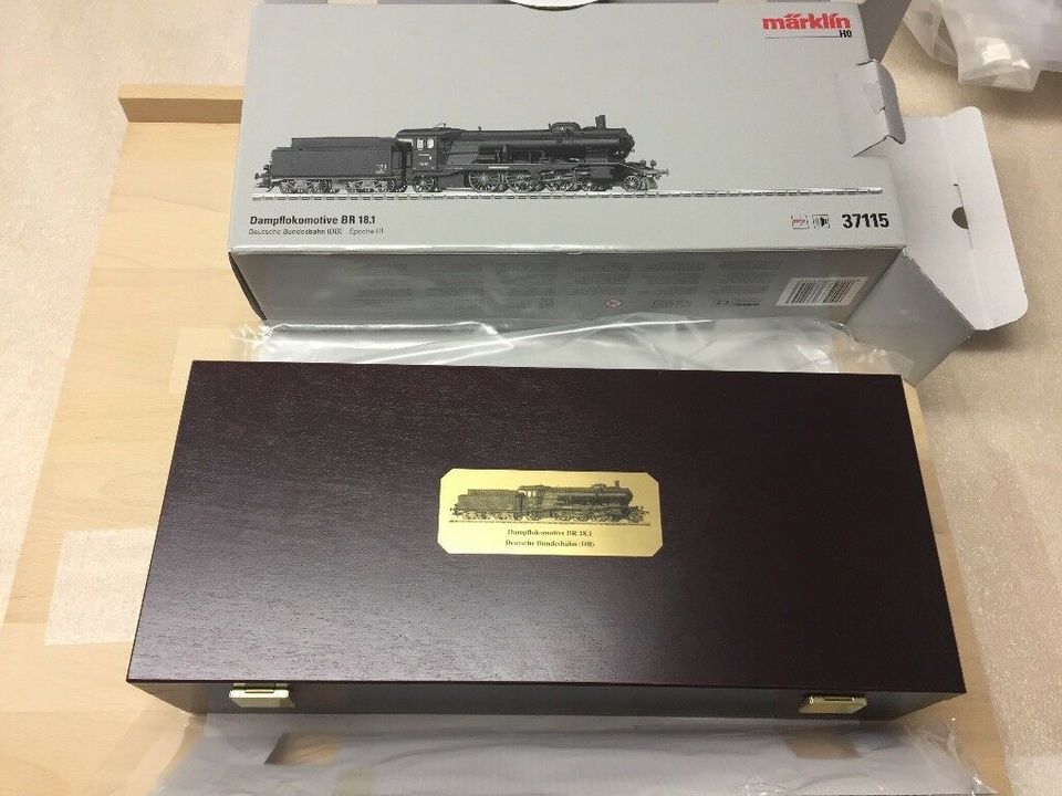 Märklin 37115 Dampflokomotive BR 18.1 DB Epoche III in Düsseldorf