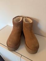 Ugg Classic Plateu Nordrhein-Westfalen - Dormagen Vorschau