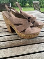 ESPRIT Plateausandale Wildleder beige, Gr. 40, neu mit Etikett Bayern - Karlstein Vorschau