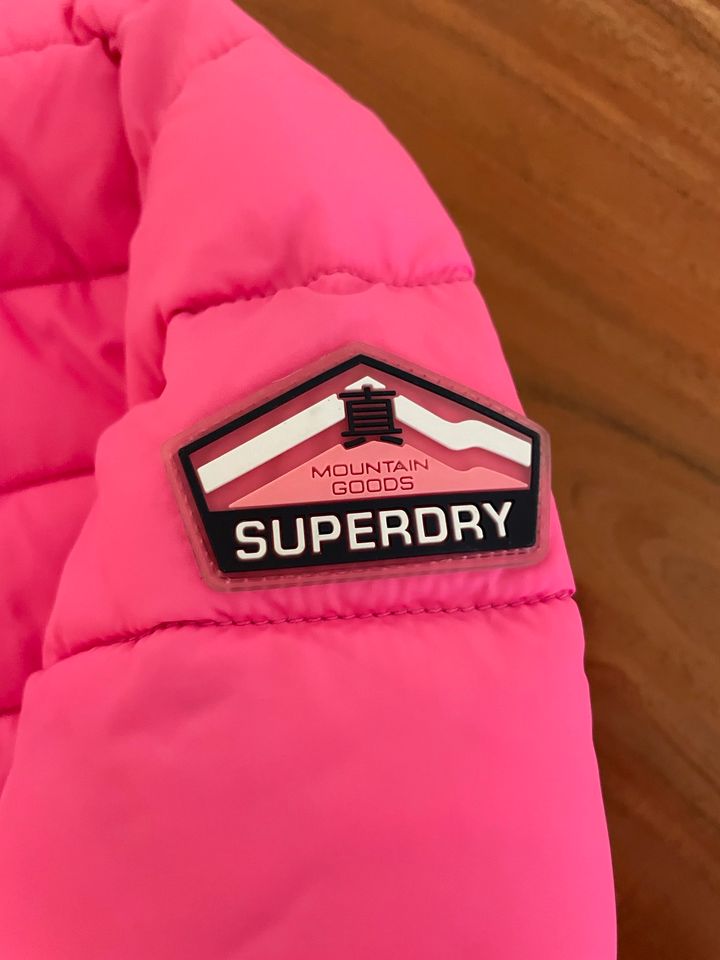 Superdry Winterjacke Gr 42 Pink in Bad Wörishofen