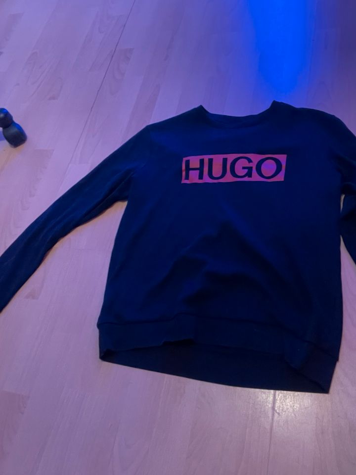 Hugo Boss Pullover in Bremen