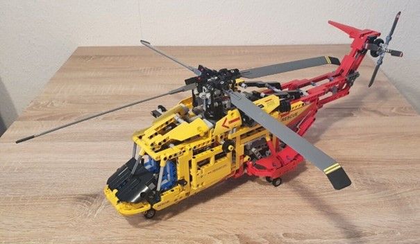 Lego 9396 - Technik: Großer Helikopter in Haselünne