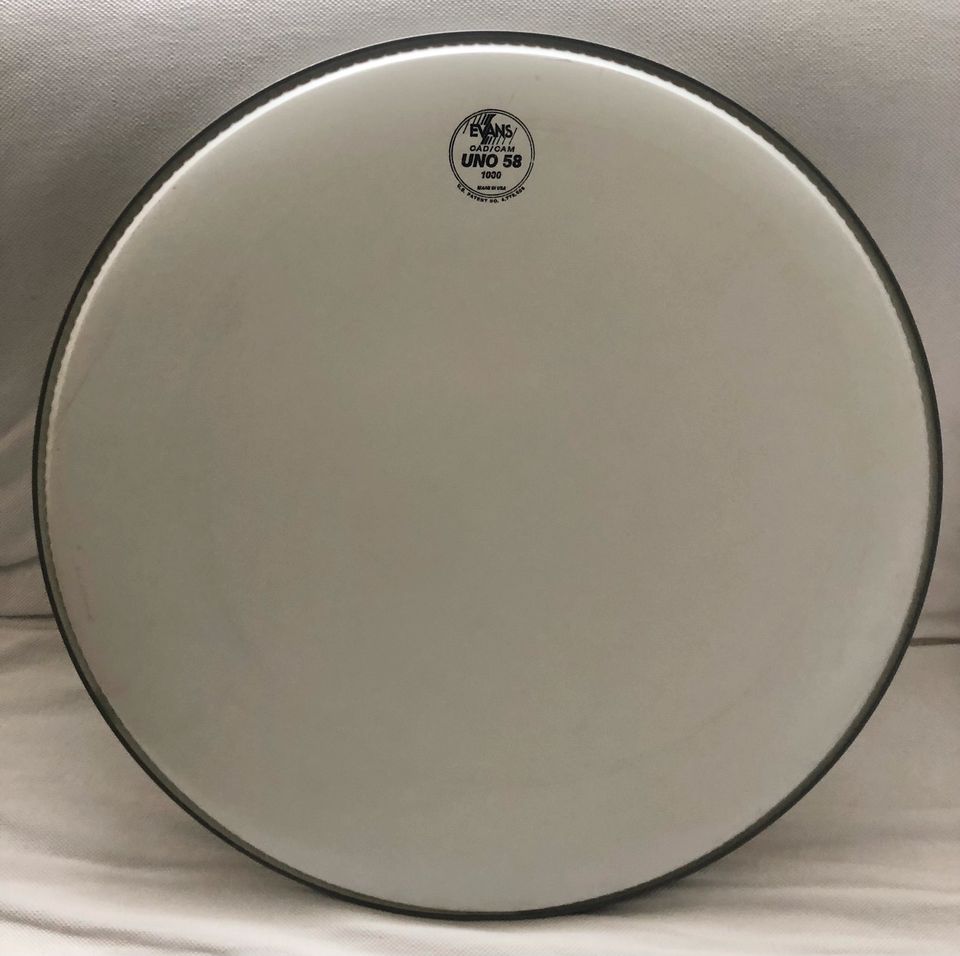 Evans 22” UNO 58 Coated Bassdrum-Fell in Bergisch Gladbach