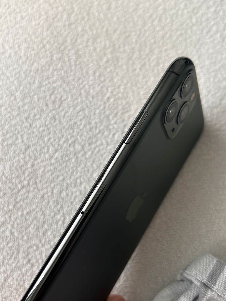 iPhone 11 Pro 256GB Space Gray in Essen