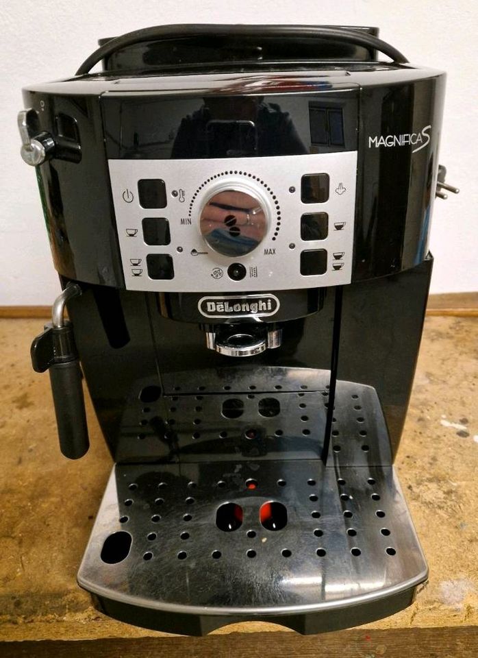 Kaffeevollautomat, DeLonghi MagnificaS in Billerbeck