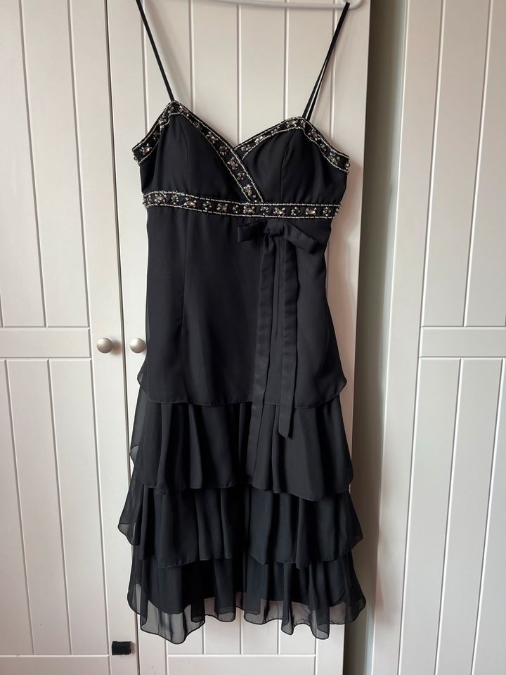 Schwarzes Abendkleid Größe M neu in Leverkusen