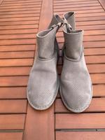 Uggs Grau Leder ungefüttert 41 Hamburg - Altona Vorschau