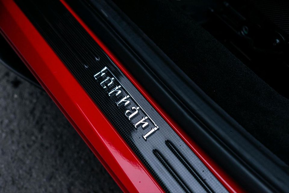 Miete diesen Ferrari F8 Tributo bereits ab 799€ Sportwagen mieten in Weiterstadt