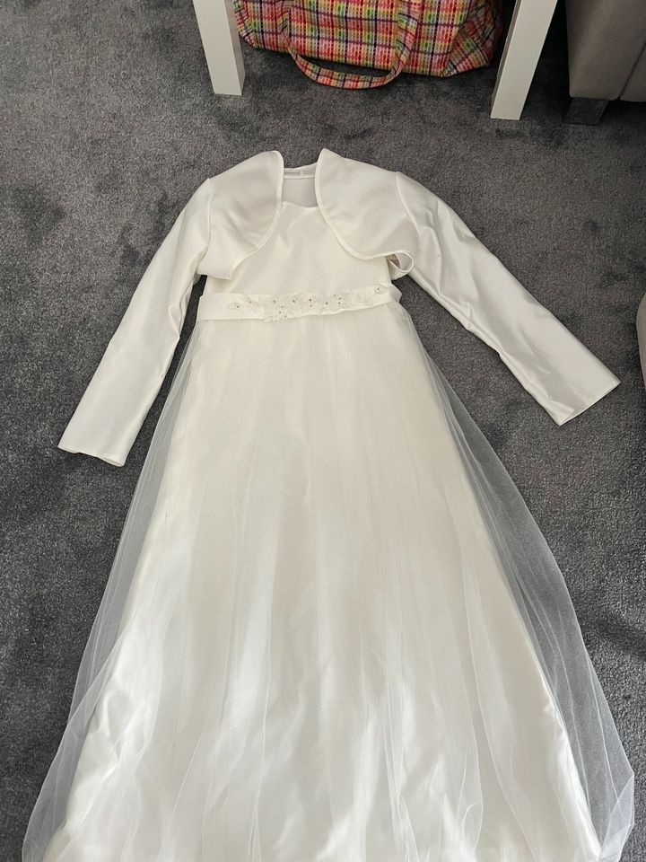 Hochzeit Blumenkinder Kleider mit Bolero in Rommerskirchen