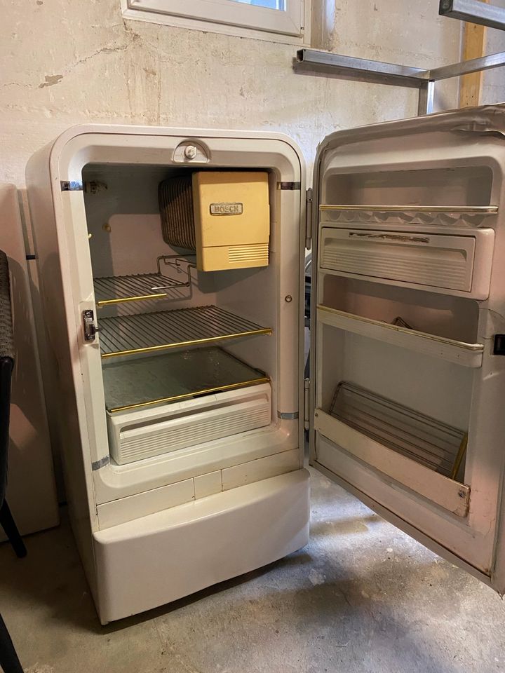 Bosch Retro Kühlschrank in Rielasingen-Worblingen