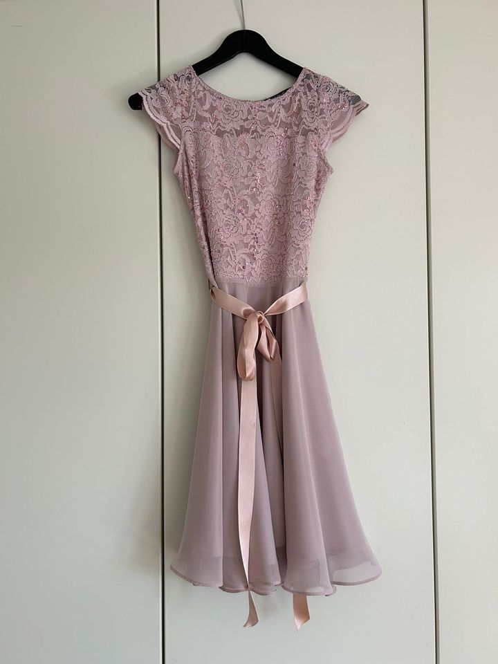 Kleid rosa Swing Gr. 32 in Ahrensburg