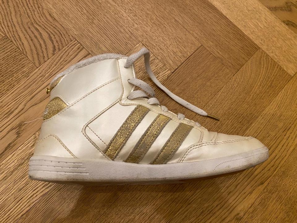 Adidas Selena Sneaker High Tops Gomez Neo Gr. 41 1 3 weiss gold in Hessen Wiesbaden kleinanzeigen