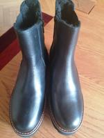Damenstiefel / Stiefeletten, schwarz, gefüttert, 38, neu Bench Hannover - Bothfeld-Vahrenheide Vorschau