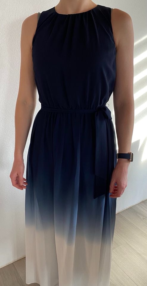 Apart Kleid Gr. 36 - Maxikleid blau/weiss in Bischofsheim