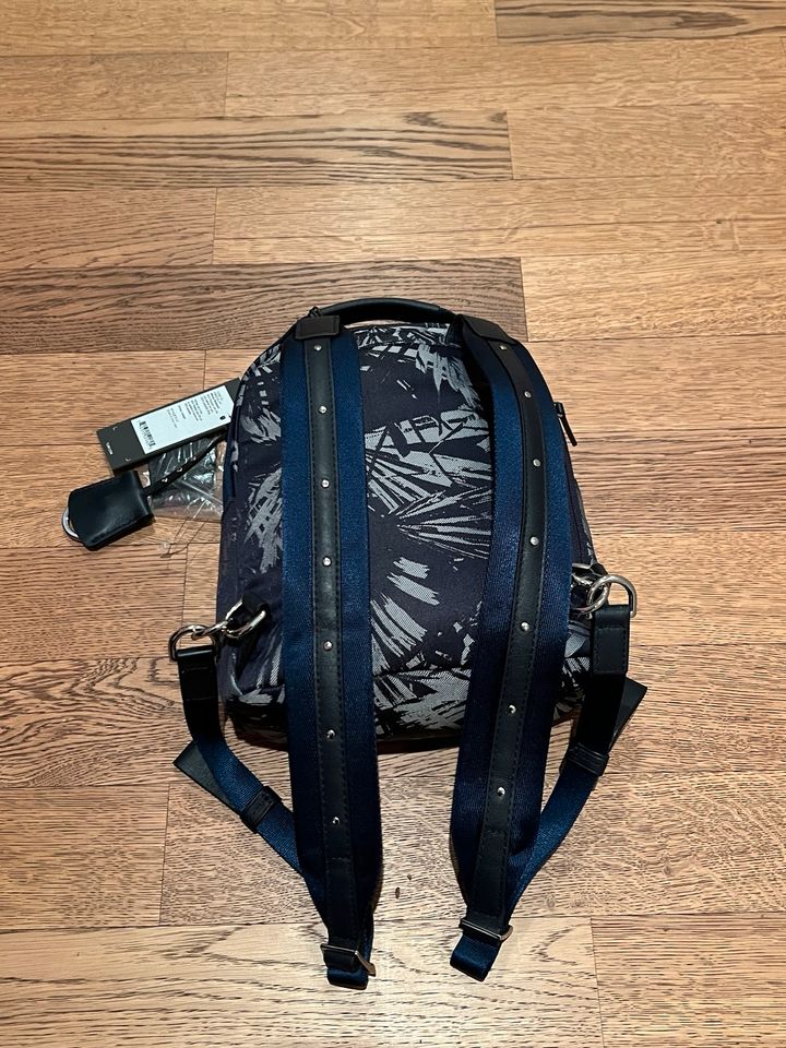 Tumi Voyageur Witney Backpack Rucksack Navy in München