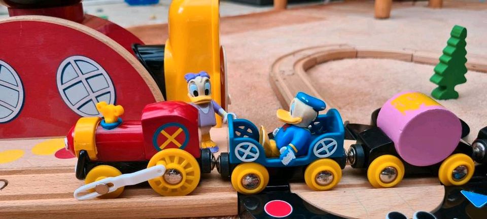 Brio Holzeisenbahn 32222, Mickey Maus, Donald Duck! Selten in Bayern -  Füssen | Holzspielzeug günstig kaufen, gebraucht oder neu | eBay  Kleinanzeigen ist jetzt Kleinanzeigen