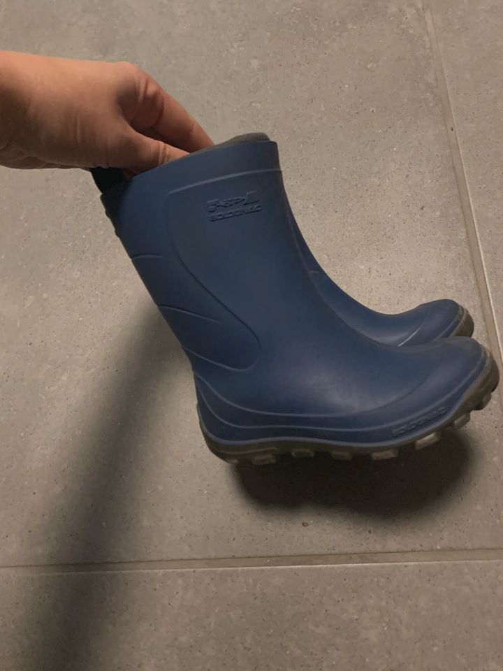 Decathlon Gummistiefel gefüttert in Köln