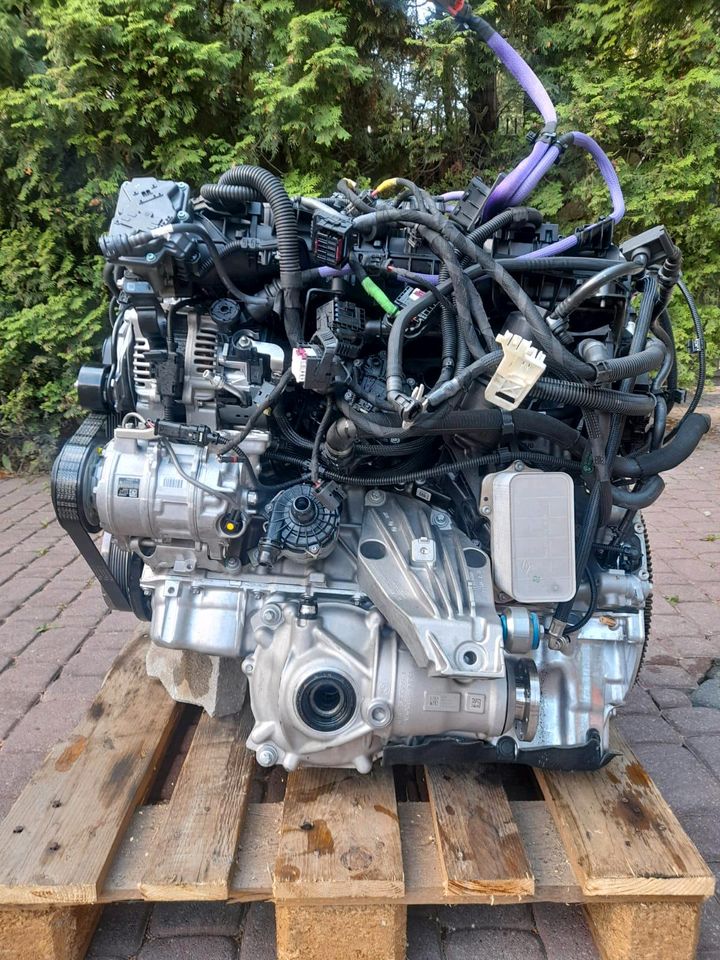 BMW G01 G11 G05 G06 G07 G30 40IX B58B30C MOTOR KOMPLETT in Hennigsdorf