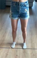 Mango Jeans mit gestickten Blumen - Größe 40 Hessen - Dieburg Vorschau
