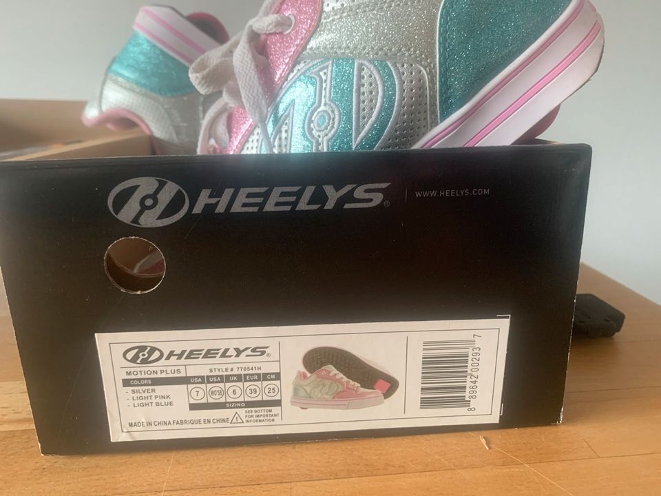 Heelys, Rollschuhe, Sneaker, Turnschuhe in Solingen