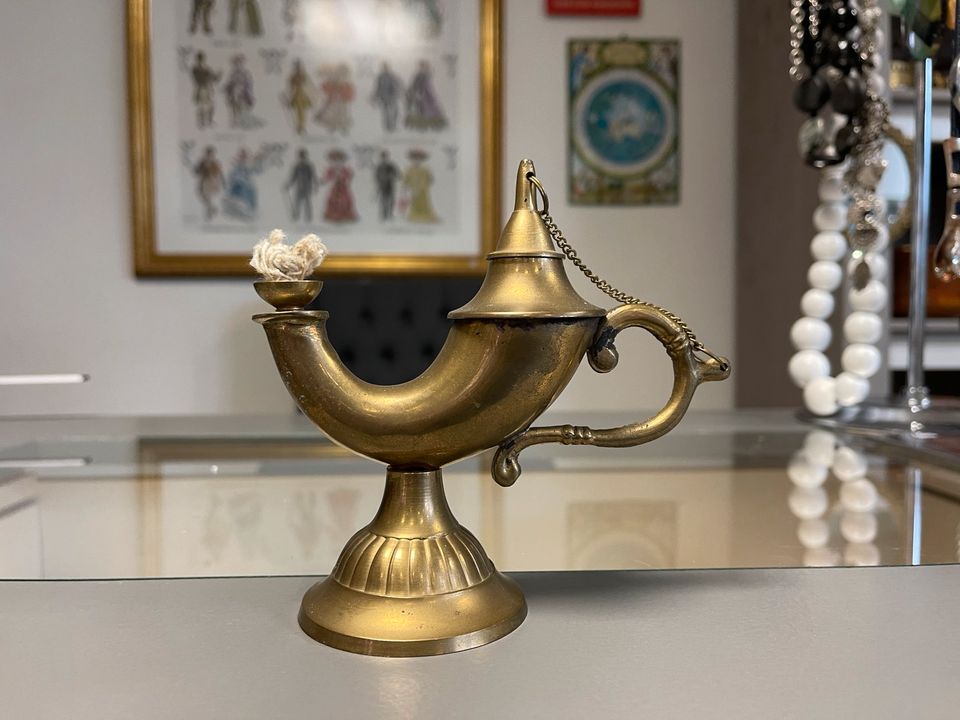 Öllampe Aladdin Lampe Genie Lampe Orientalisches Messing in  Nordrhein-Westfalen - Mönchengladbach | Kunst und Antiquitäten gebraucht  kaufen | eBay Kleinanzeigen ist jetzt Kleinanzeigen