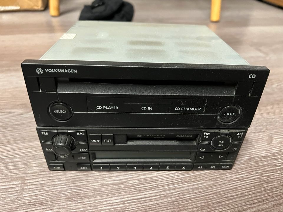 Volkswagen Radio mit Kassette und Cd Player in Kiel