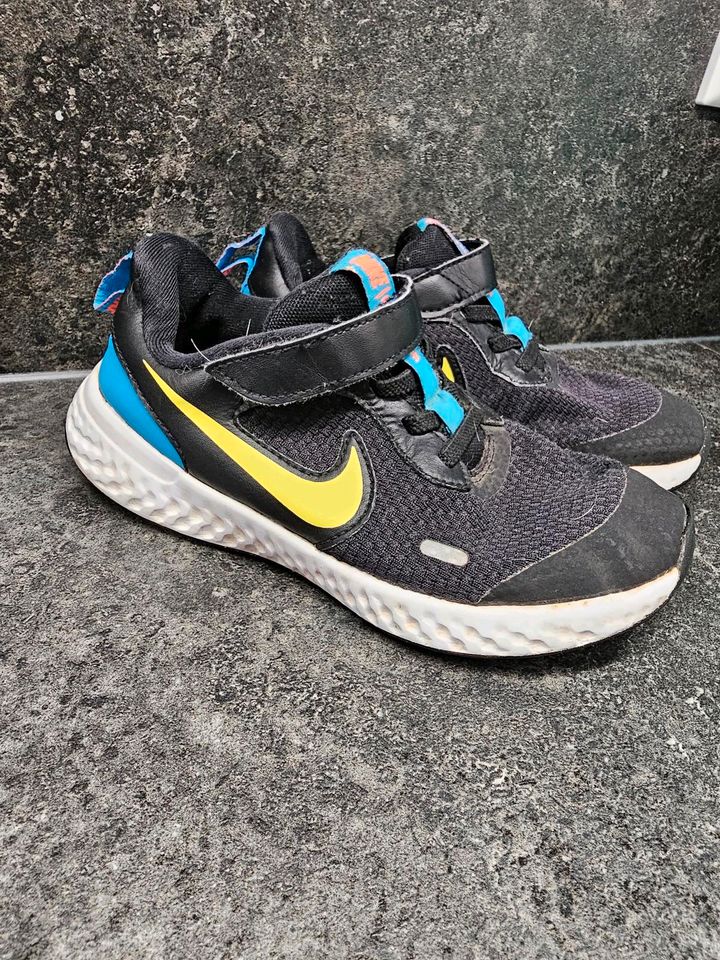 Nike Kinder Turnschuhe Sneaker Gr. 30 in Bayern - Miesbach | Gebrauchte  Kinderschuhe Größe 30 kaufen | eBay Kleinanzeigen ist jetzt Kleinanzeigen