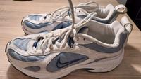 Turnschuhe Sportschuhe Nike GR. 40 zu verkaufen! Hessen - Marburg Vorschau