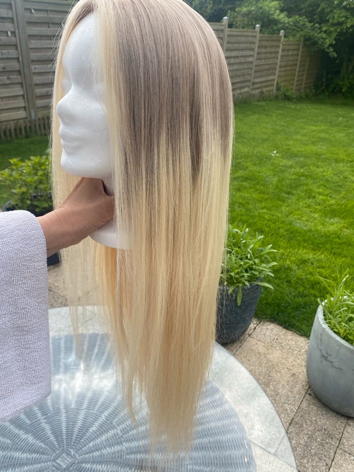 Hairfusion Lace Frontal Wig Echthaar Perücke Blond in Ratingen