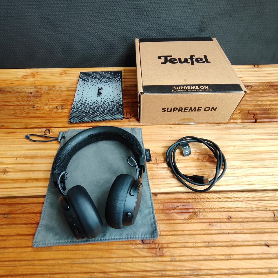 Teufel Supreme On Faltbarer Bluetooth Kopfhörer Schwarz + Zubehör in Glinde