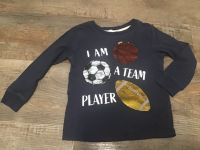 H&M Jungen Langarmshirt 104 dunkelblau/bunt Pailletten Fußball Bayern - Stöttwang Vorschau