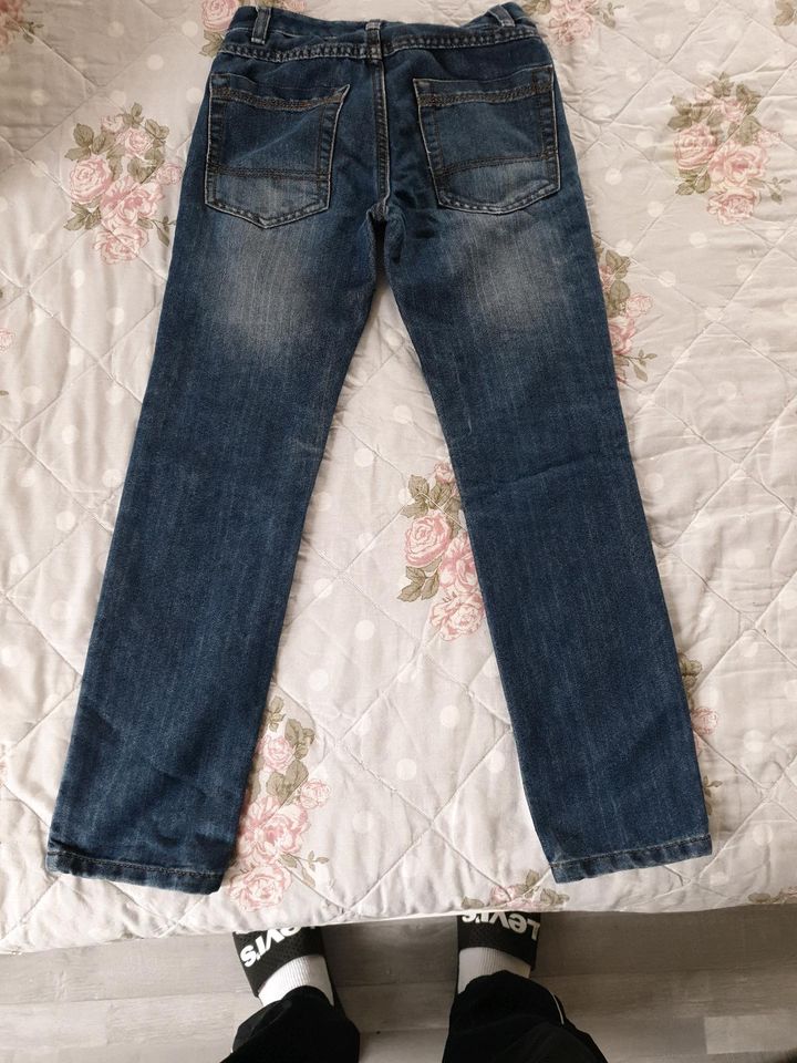 Jeans 140 Jungen in Warburg