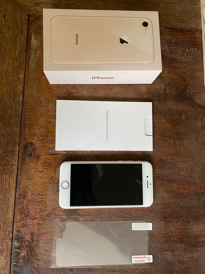 Apple iPhone 8 - 64 GB - Rose Gold weiß wie neu in Dresden