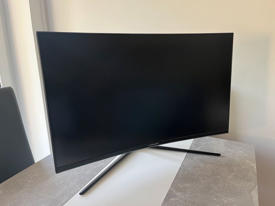 LC Power QHD 31,5" VA 144Hz  Vesa Curved Monitor in Bielefeld